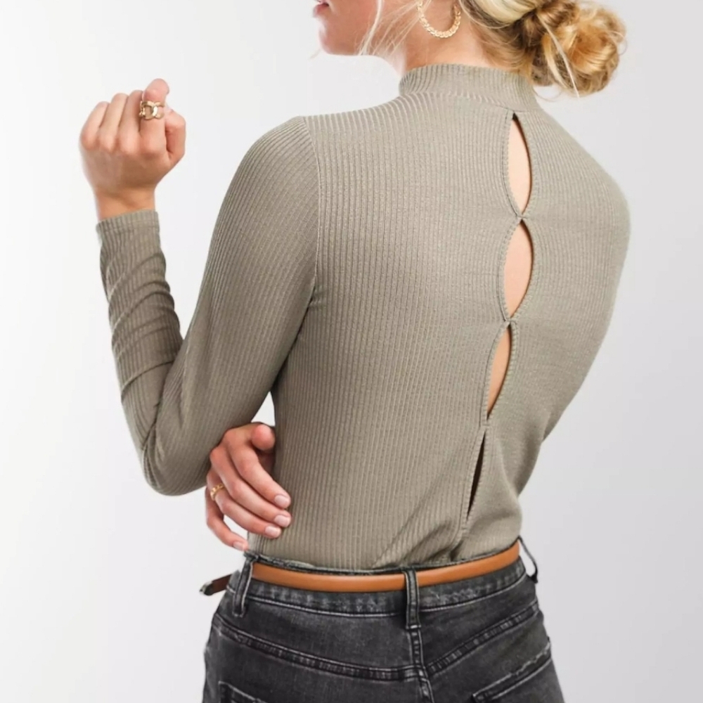 Willow Root Ribbed Mock Neck Top Size Medium Cut Out Back Taupe Tan Stretch